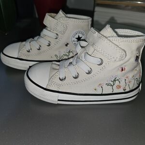 Converse Chuck Taylor All Star Easy-On HighEmbroidered Floral Print